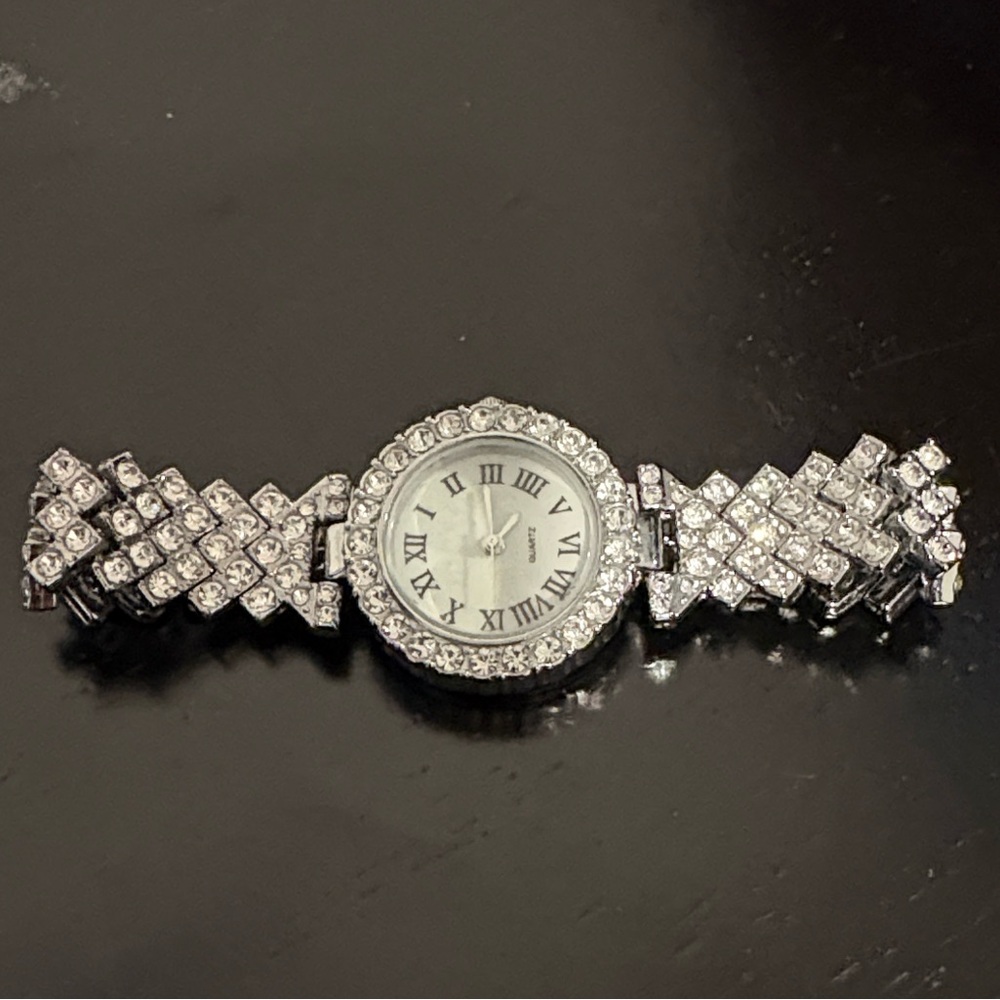 Dazzling Silver Women's Watch with Crystal Accents